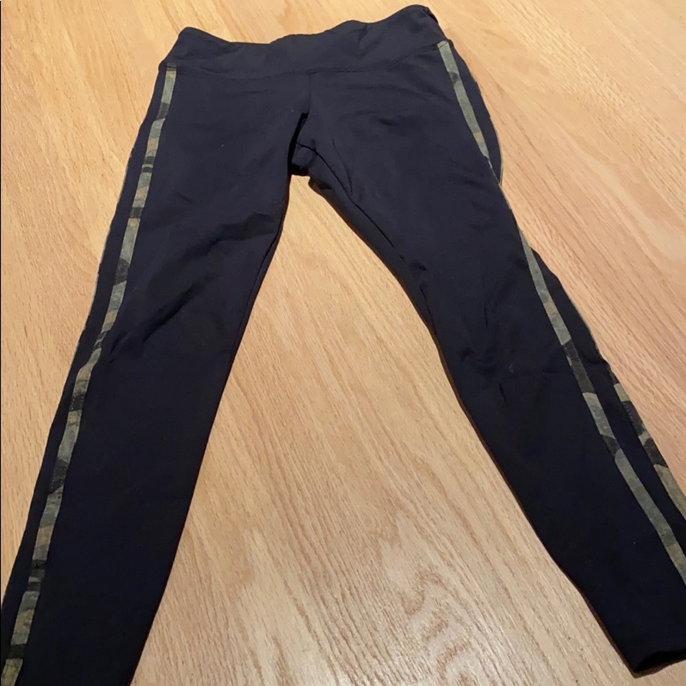 Black leggings with camp piping